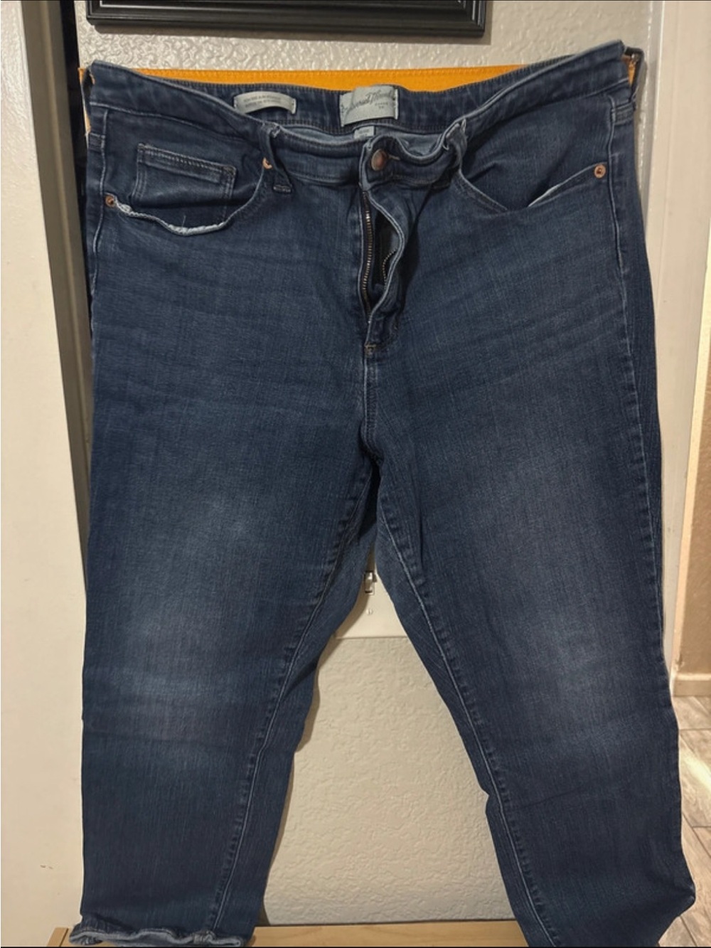 Universal Thread Women's Dark Blue Skinny Jeans